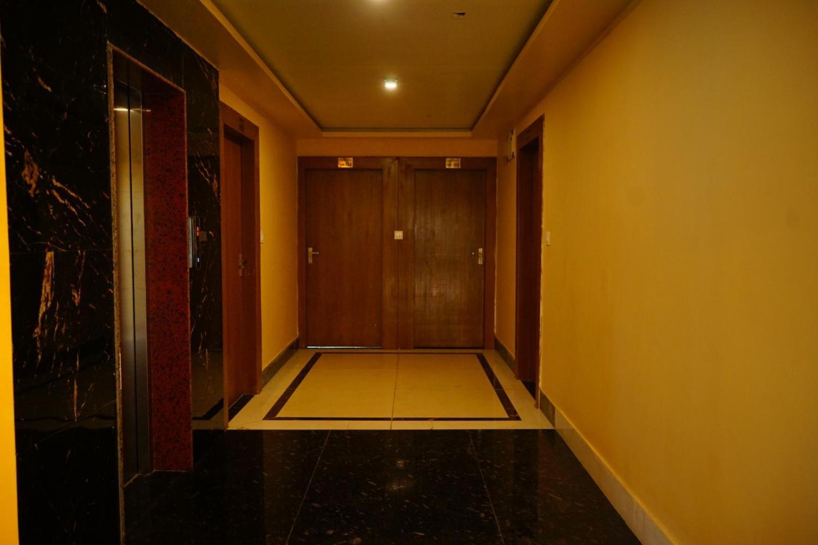 Subarnarekha Inn Jhargram Buitenkant foto