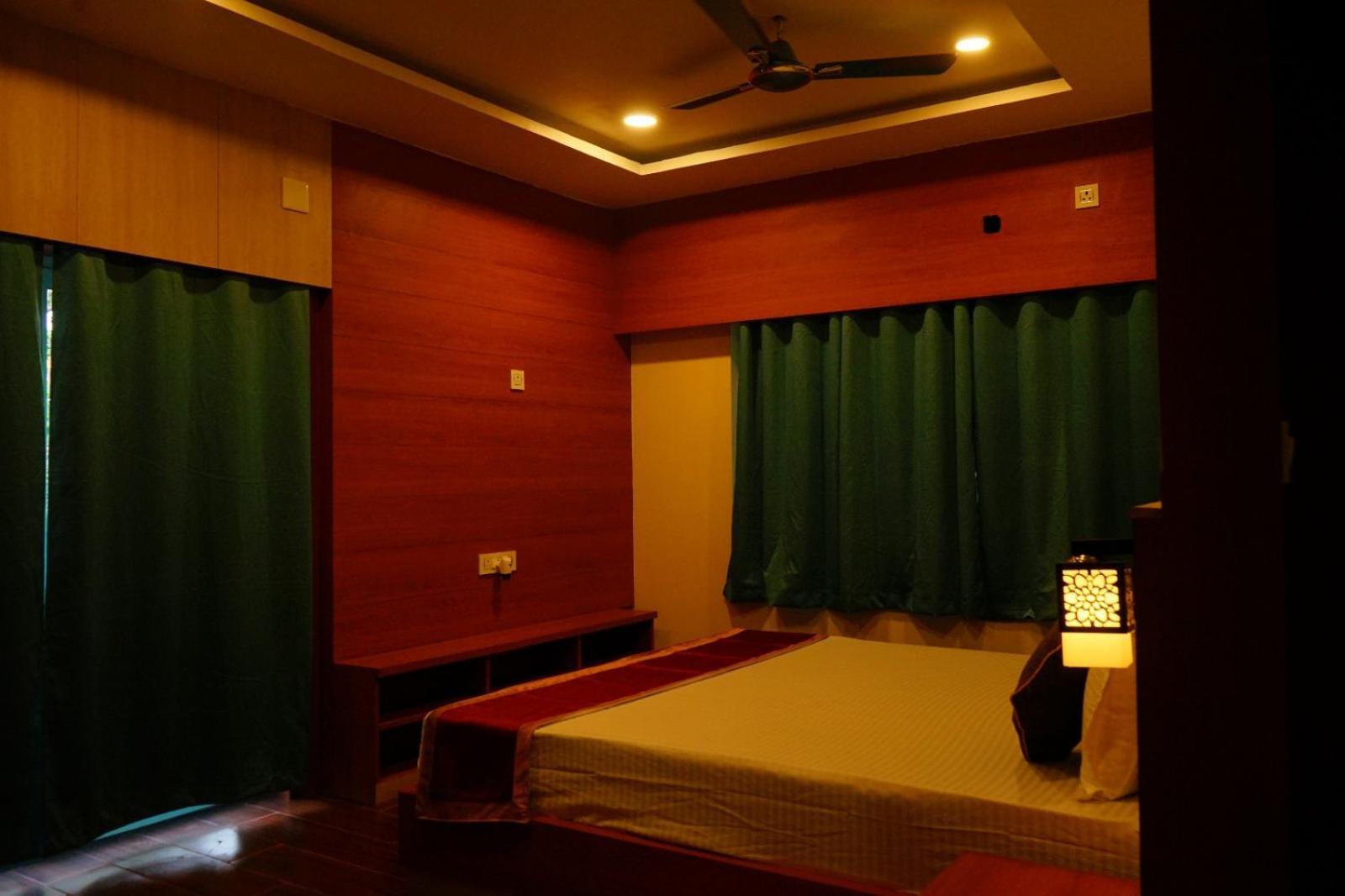 Subarnarekha Inn Jhargram Buitenkant foto